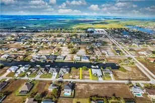 718 NW 37th Pl, Cape Coral, FL 33993 - Photo 2