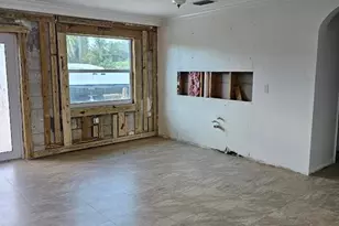 2825 E Cypress Ave, Fort Myers, FL 33905 - Photo 6