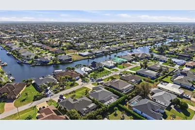 1722 SW 45th St, Cape Coral, FL 33914 - Photo 8