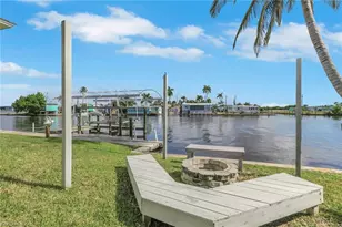 2480 Bayshore Dr, Matlacha, FL 33993 - Photo 22