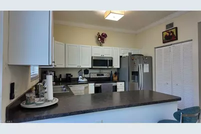 3829 Schoolhouse Rd E #3, Fort Myers, FL 33916 - Photo 6