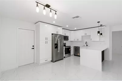 2524 33rd St W, Lehigh Acres, FL 33972 - Photo 4