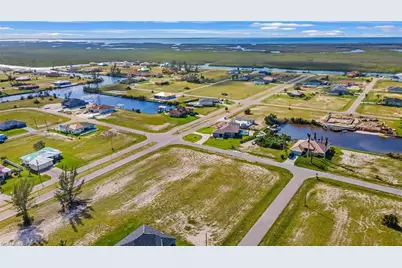 4426 NW 32nd St, Cape Coral, FL 33993 - Photo 8