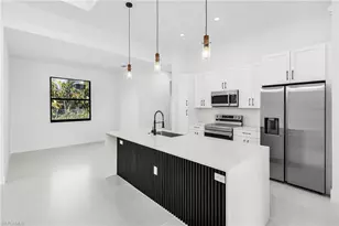 1102 NE 4th Pl, Cape Coral, FL 33909 - Photo 8