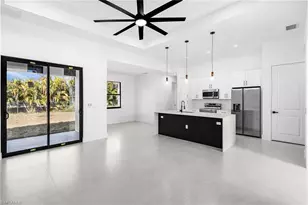 1102 NE 4th Pl, Cape Coral, FL 33909 - Photo 4