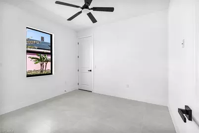 1102 NE 4th Pl, Cape Coral, FL 33909 - Photo 14
