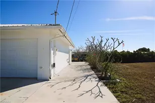 21452 Higgs Dr, Port Charlotte, FL 33952 - Photo 4