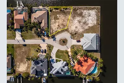 2826 NW 43rd Pl, Cape Coral, FL 33993 - Photo 4