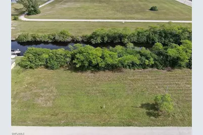 821 NW 33rd Pl, Cape Coral, FL 33993 - Photo 6