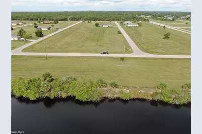 821 NW 33rd Pl, Cape Coral, FL 33993 - Photo 8