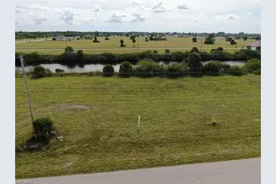 4102 NW 39th Ln, Cape Coral, FL 33993 - Photo 6