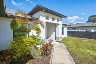 3914 39th St SW, Lehigh Acres, FL 33976 - Photo 4