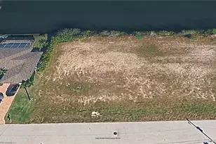 1719 SW 31st Ln, Cape Coral, FL 33914 - Photo 10