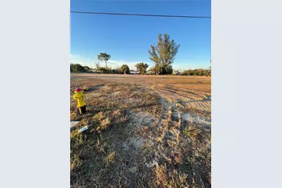 507 NE 15th St, Cape Coral, FL 33909 - Photo 4