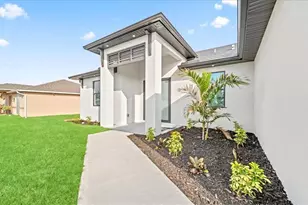 1941 NE 15th St, Cape Coral, FL 33909 - Photo 2
