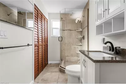 910 SE 15th St, Cape Coral, FL 33990 - Photo 6