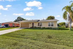 910 SE 15th St, Cape Coral, FL 33990 - Photo 2