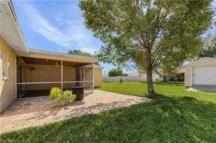 910 SE 15th St, Cape Coral, FL 33990 - Photo 22