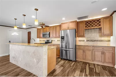 910 SE 15th St, Cape Coral, FL 33990 - Photo 10