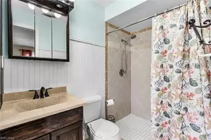 919 SE 19th Terrace, Cape Coral, FL 33990 - Photo 16
