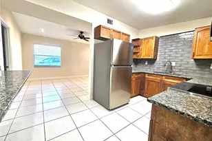 1532 Veronica S Shoemaker Blvd, Fort Myers, FL 33916 - Photo 4