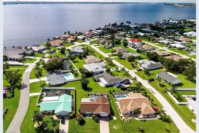 2608 Everest Pkwy, Cape Coral, FL 33904 - Photo 2