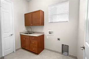 11683 Meadowrun Cir, Fort Myers, FL 33913 - Photo 12