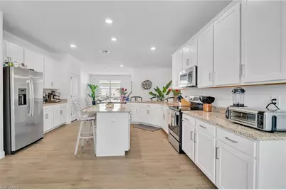 17388 Walnut Run Dr, Alva, FL 33920 - Photo 6