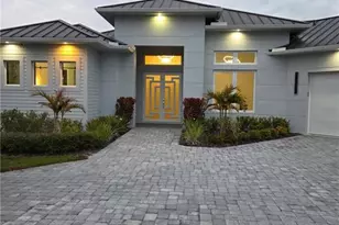 239 20th Ave NE, Naples, FL 34120 - Photo 8