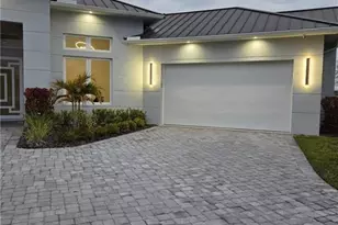 239 20th Ave NE, Naples, FL 34120 - Photo 2