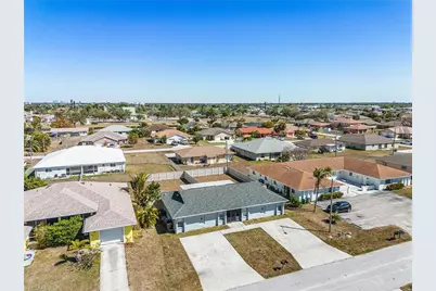 527 SE 6th Ave #B, Cape Coral, FL 33990 - Photo 2