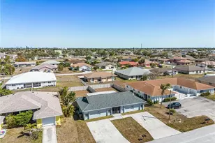 527 SE 6th Ave, Cape Coral, FL 33990 - Photo 2