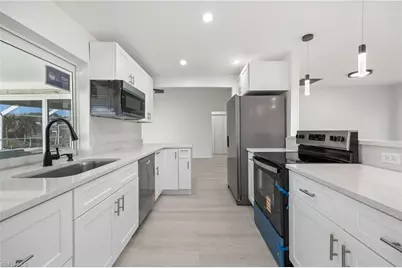 1124 SE 31st St, Cape Coral, FL 33904 - Photo 12