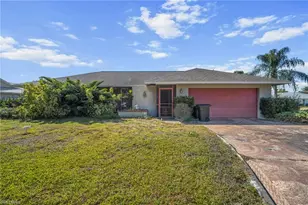 2172 Lochmoor Cir, North Fort Myers, FL 33903 - Photo 2