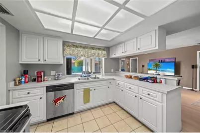 2172 Lochmoor Cir, North Fort Myers, FL 33903 - Photo 4