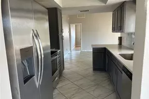 214 SE 7th St, Cape Coral, FL 33990 - Photo 4