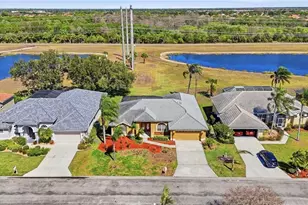 12796 Vista Pine Cir, Fort Myers, FL 33913 - Photo 4