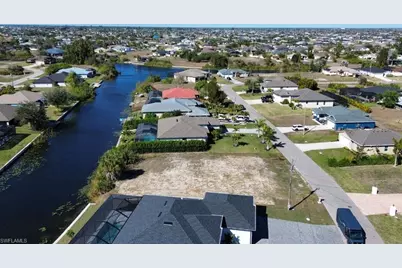 302 SW 26th Ave, Cape Coral, FL 33991 - Photo 6