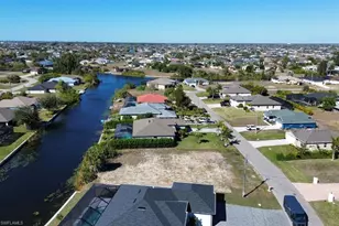 302 SW 26th Ave, Cape Coral, FL 33991 - Photo 6