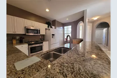 4270 Avian Ave, Fort Myers, FL 33916 - Photo 8