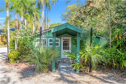 184 W Mariana Ave, North Fort Myers, FL 33903 - Photo 10