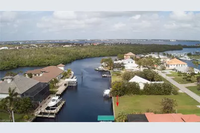 126 Montrose Dr, Fort Myers, FL 33919 - Photo 18