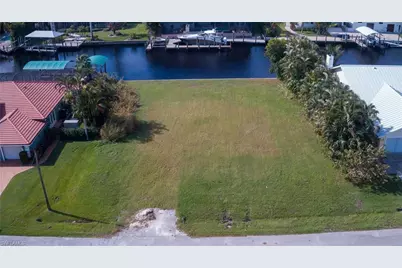 126 Montrose Dr, Fort Myers, FL 33919 - Photo 2