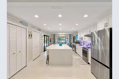 7337 Lake Dr, Fort Myers, FL 33908 - Photo 6