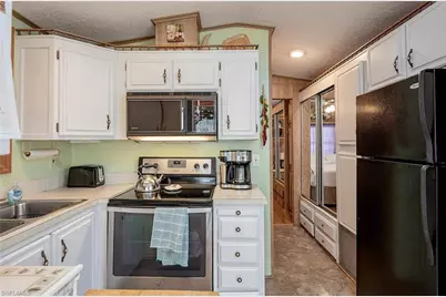 121 Caravan Cir, North Fort Myers, FL 33903 - Photo 16