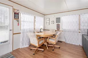 121 Caravan Cir, North Fort Myers, FL 33903 - Photo 6