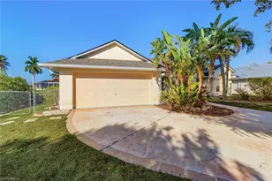 2236 SE 11th Pl, Cape Coral, FL 33990 - Photo 2