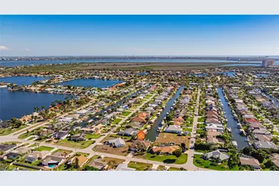 828 SW 52nd St, Cape Coral, FL 33914 - Photo 34