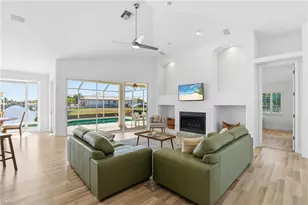 828 SW 52nd St, Cape Coral, FL 33914 - Photo 4