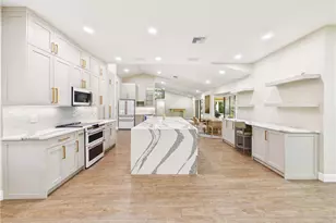 6840 Hendry Creek Dr, Fort Myers, FL 33908 - Photo 4